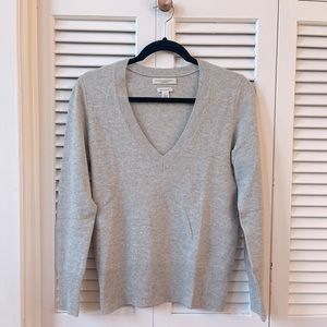 Banana Republic Gray V-neck 100% Cashmere Sweater
